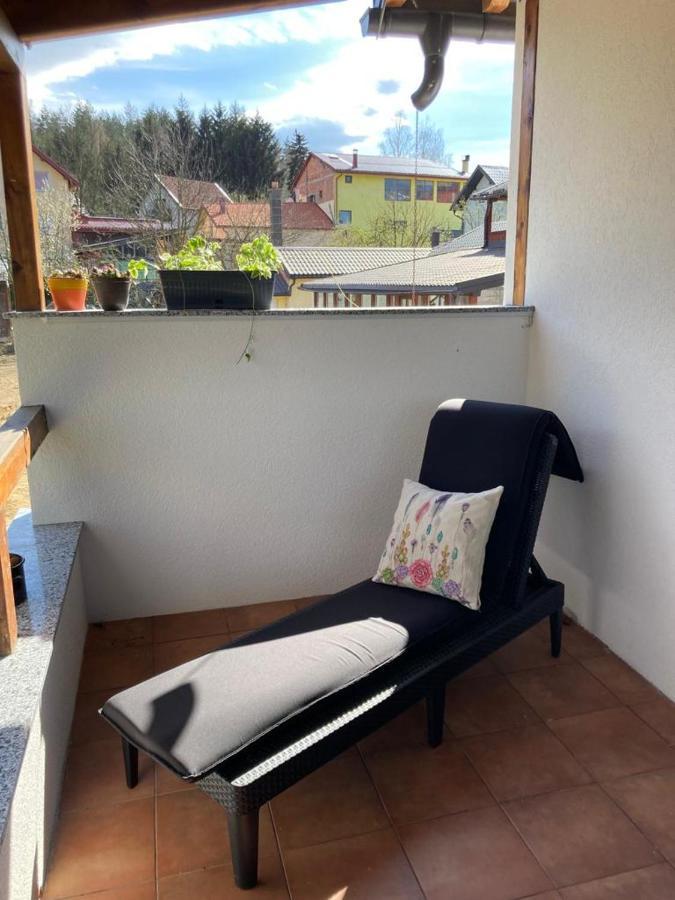 Holiday Home Tunnel Ravne Visoko Eksteriør billede